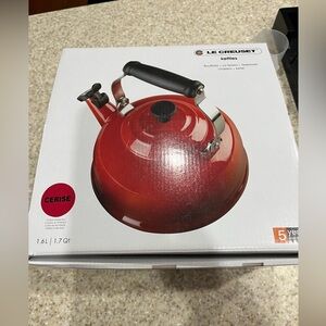 Le Creuset Cerise Kettle
